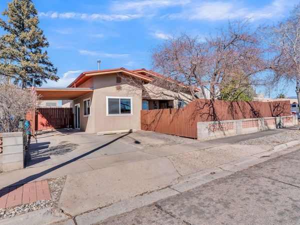 2913 Calle De Oriente , Santa Fe, NM 87507