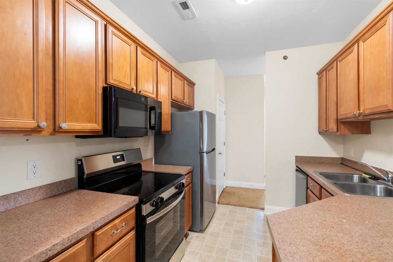 2025 Silvercrest Dr.  Photo 11