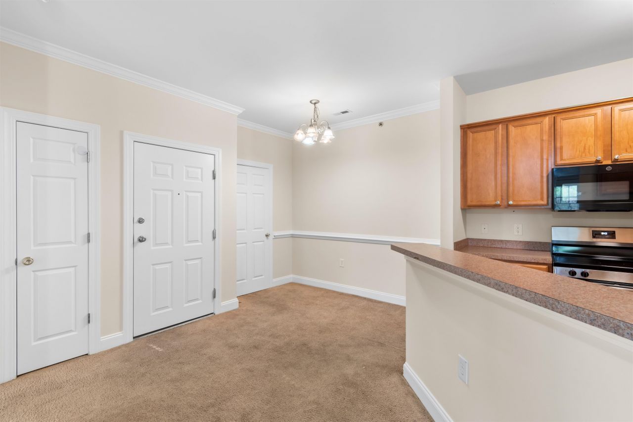 2025 Silvercrest Dr.  Photo 7