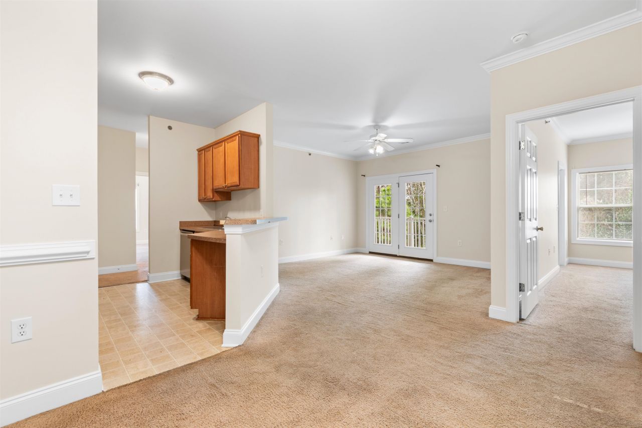 2025 Silvercrest Dr.  Photo 8