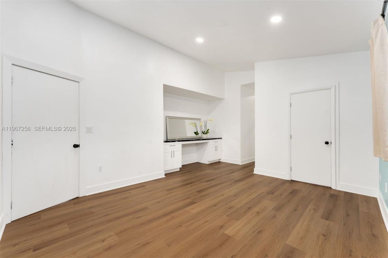 7031 SW 63rd Ct, South Miami, FL 33143 Photo