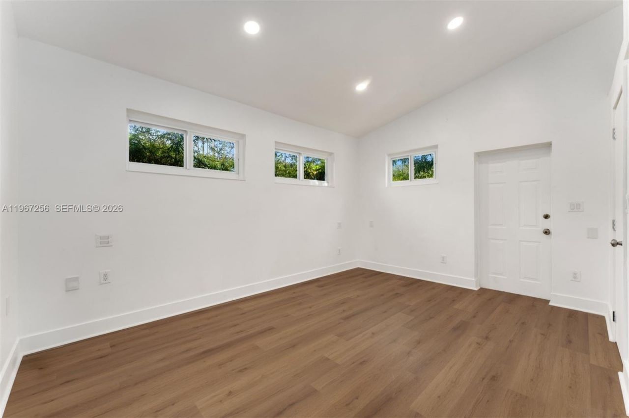 7031 SW 63rd Ct, South Miami, FL 33143 Photo