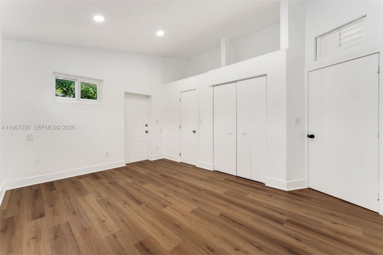 7031 SW 63rd Ct, South Miami, FL 33143 Photo