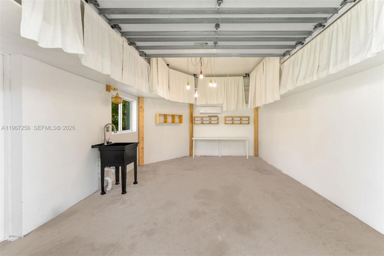 7031 SW 63rd Ct, South Miami, FL 33143 Photo