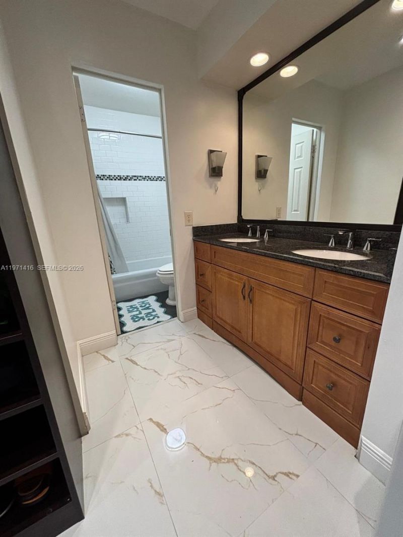 160 Cypress Club Dr, Unit 608, Pompano Beach, FL 33060 Photo