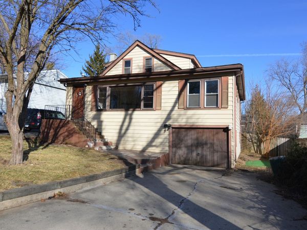 1114 Jackson Avenue, Wauconda, IL 60084