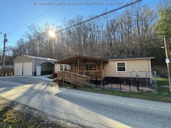 122 Terrace Lane, Alum Creek, WV 25003