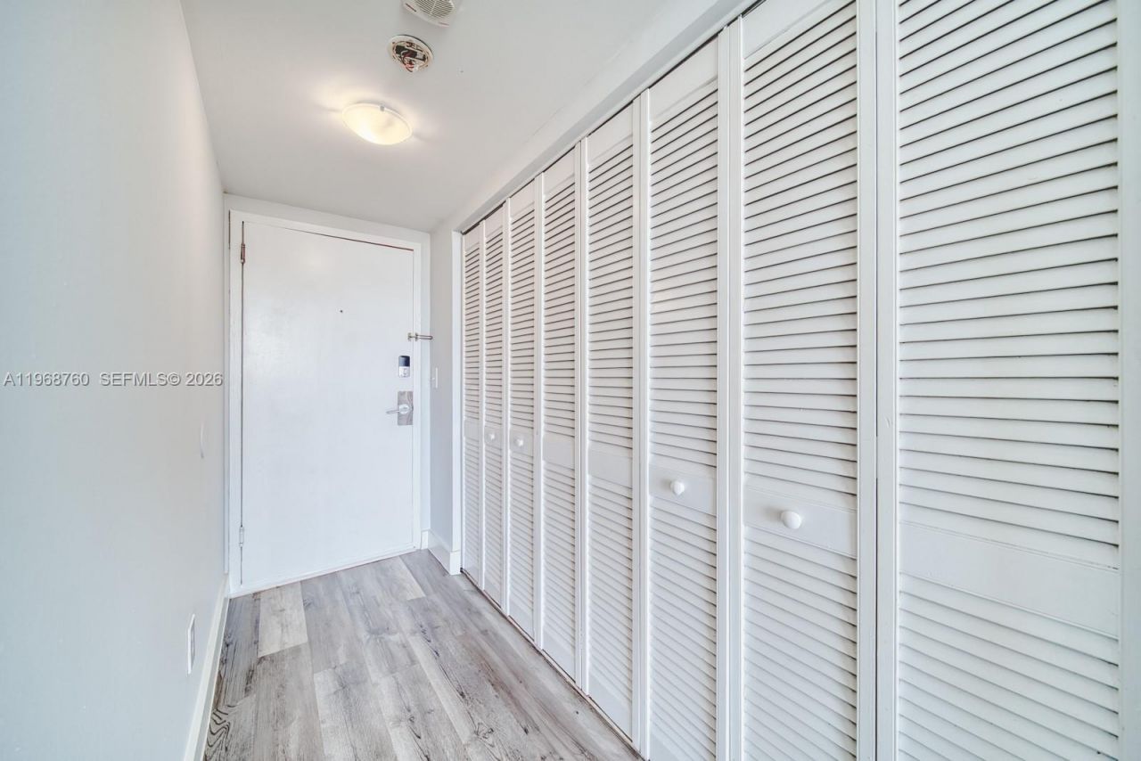 2000 NE 135th St, Unit 708, North Miami, FL 33181 Photo