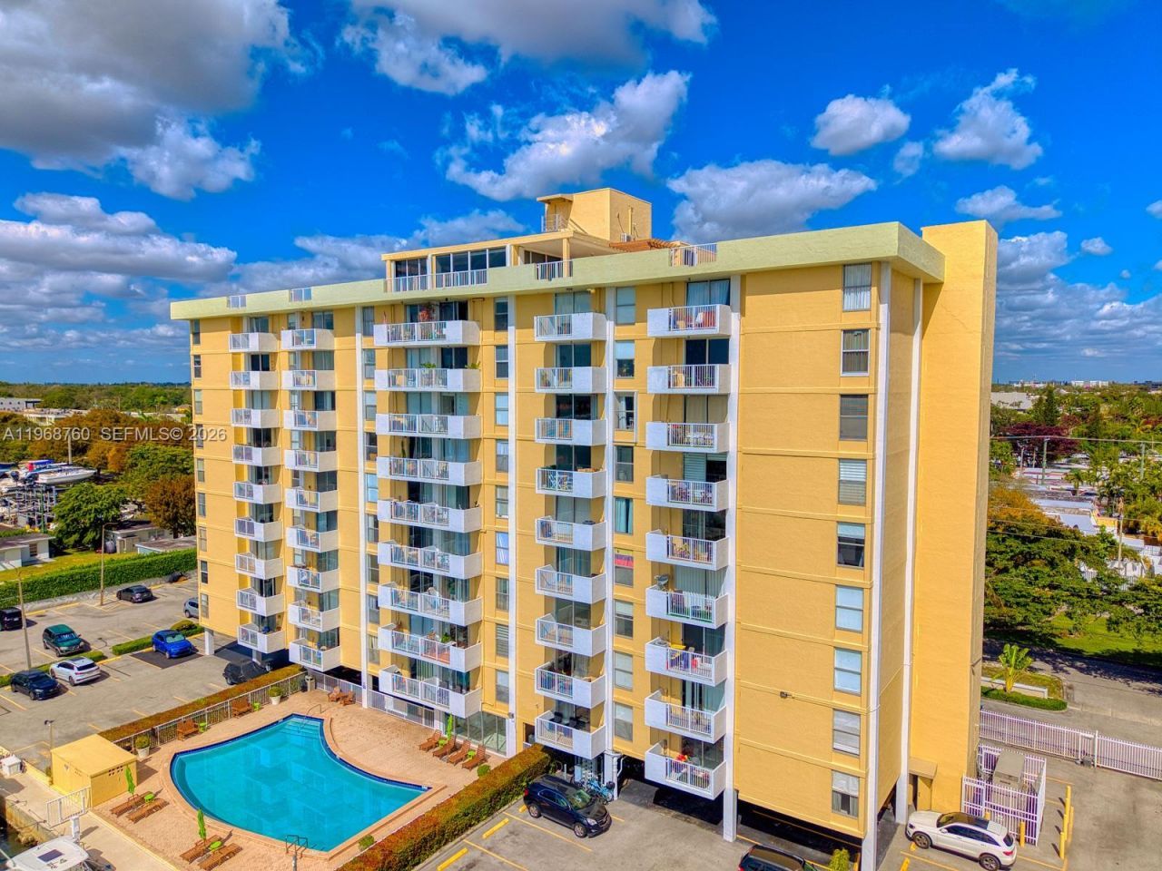 2000 NE 135th St, Unit 708, North Miami, FL 33181 Photo