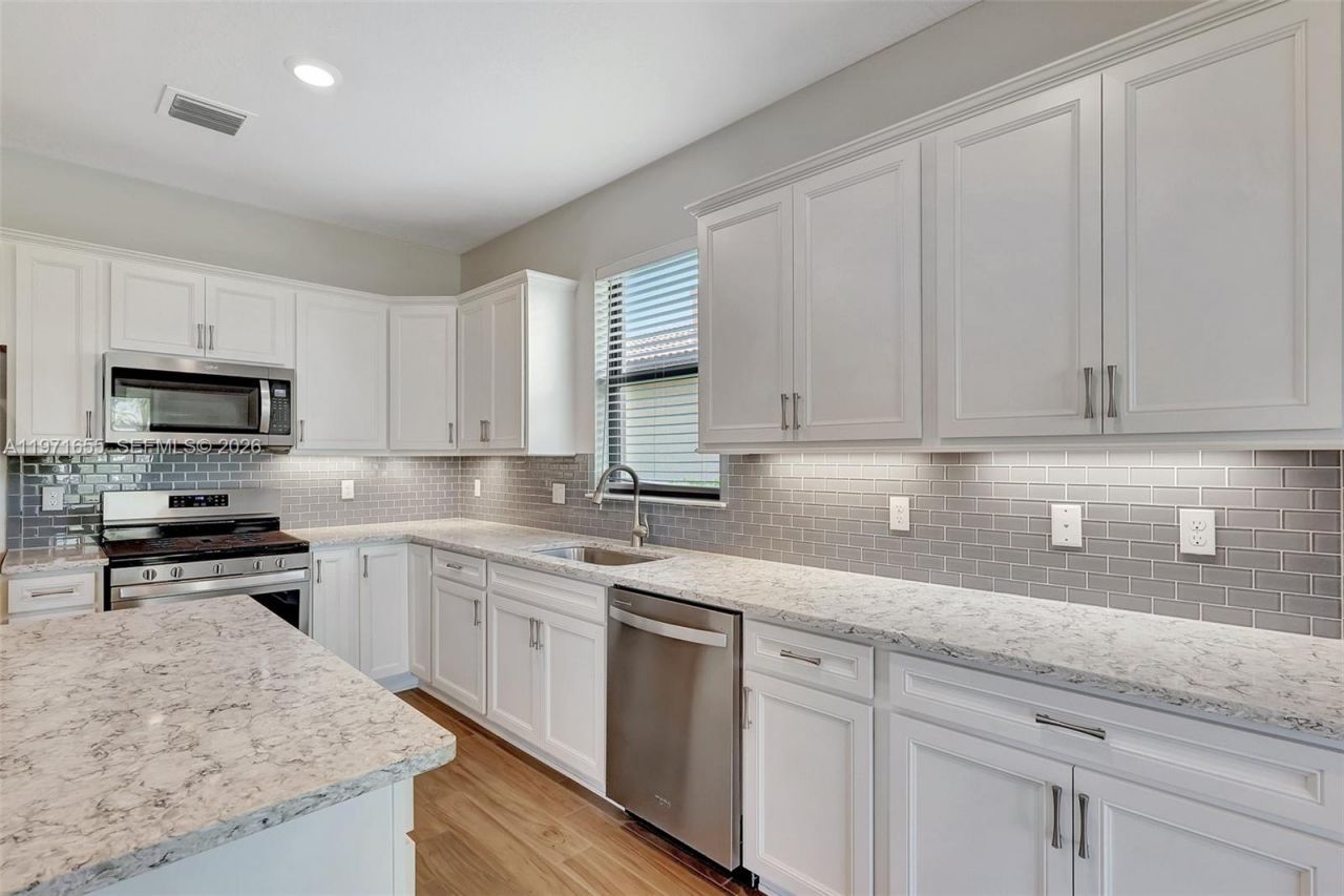 727 SE Boboli Way, Port Saint Lucie, FL 34984 Photo