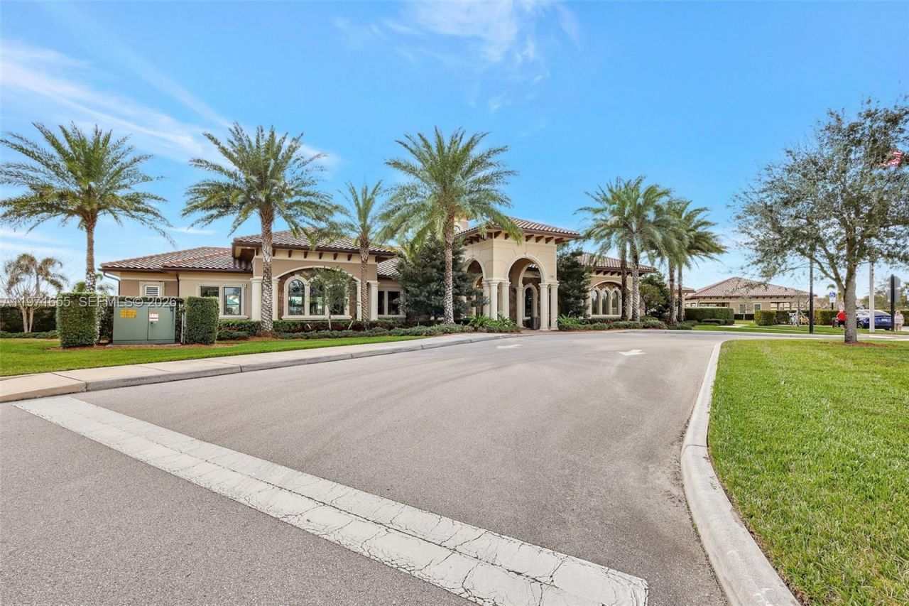 727 SE Boboli Way, Port Saint Lucie, FL 34984 Photo