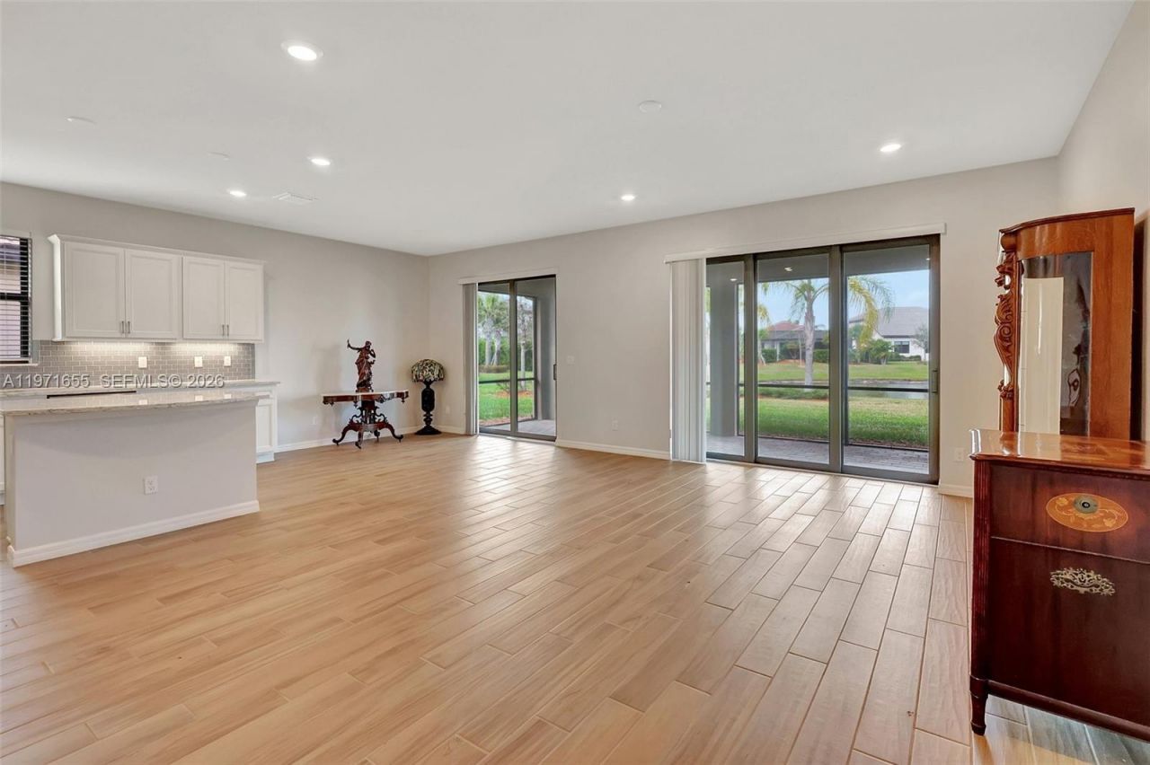 727 SE Boboli Way, Port Saint Lucie, FL 34984 Photo