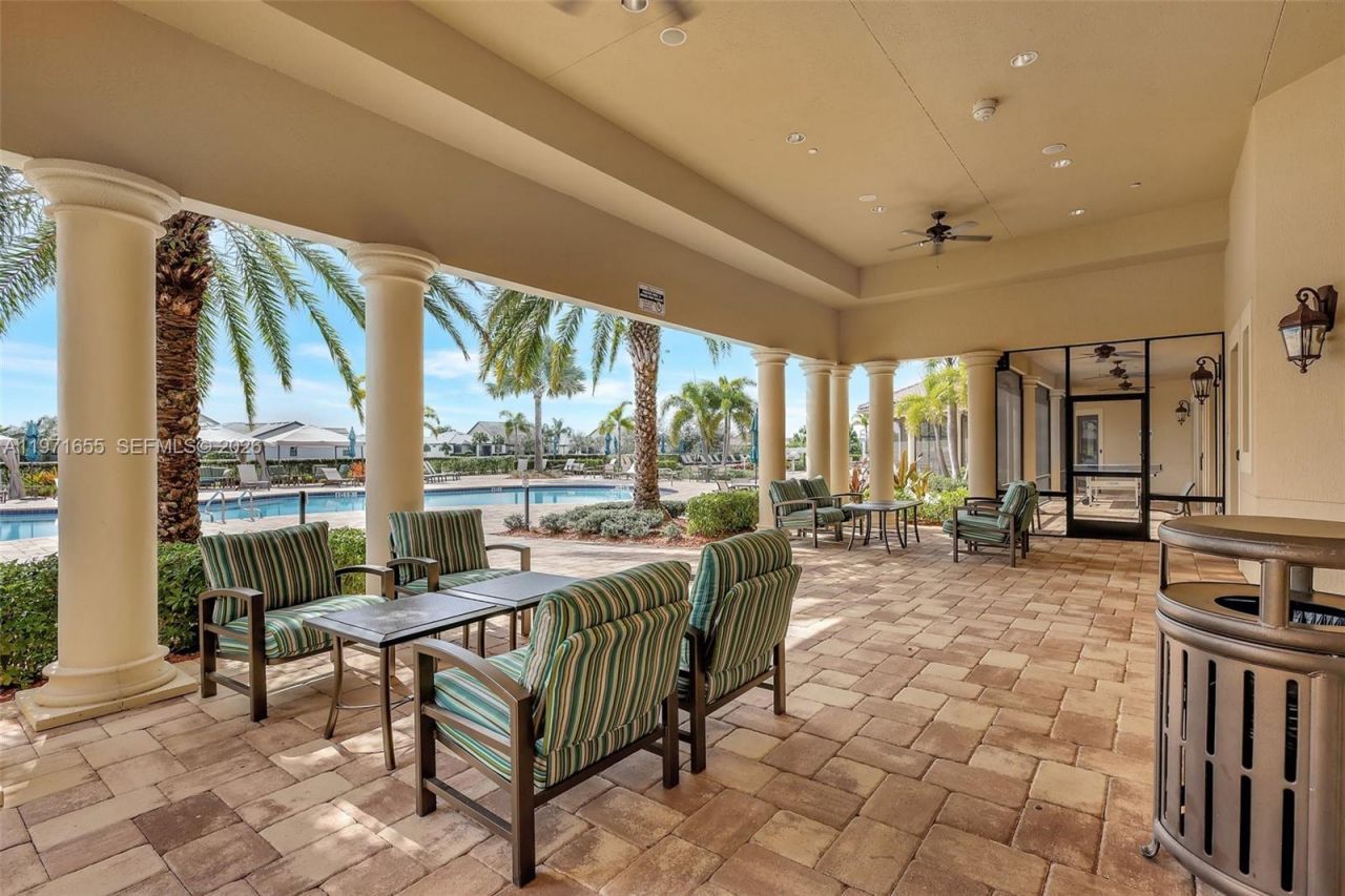 727 SE Boboli Way, Port Saint Lucie, FL 34984 Photo