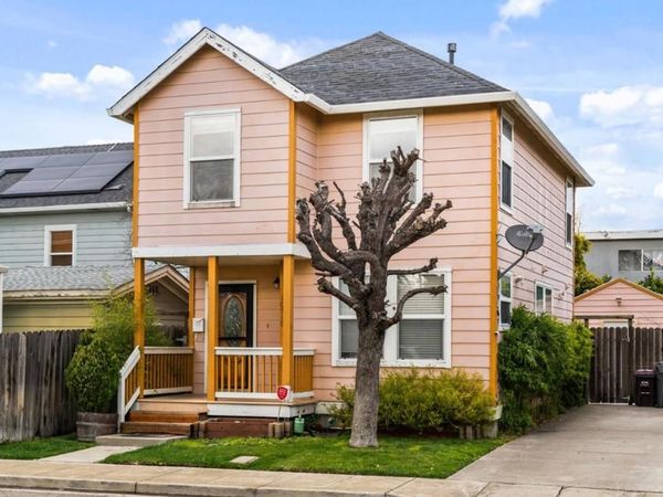 10510 East Court, Oakland, CA 94603