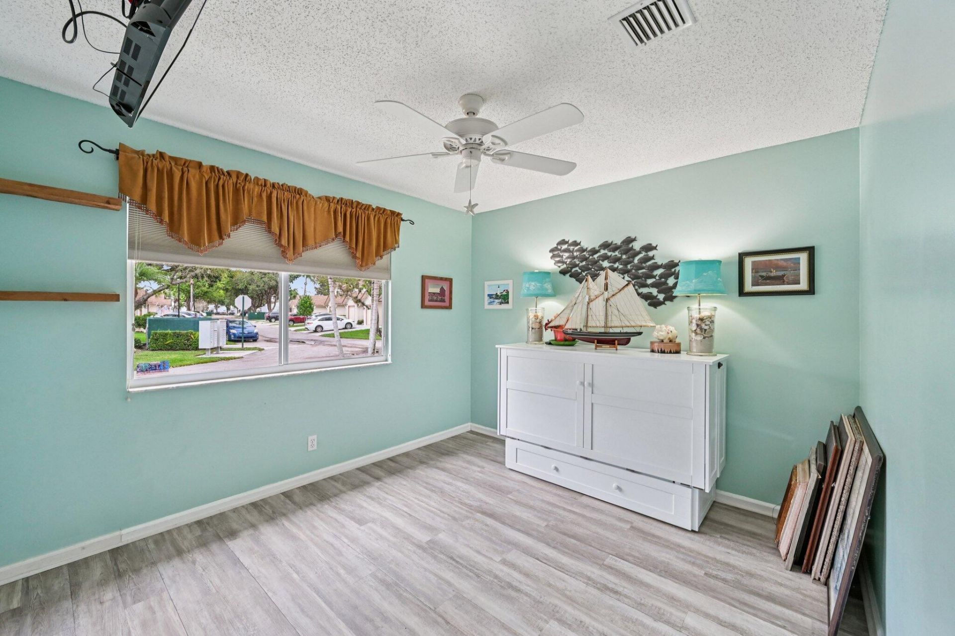 156 Sandy Lane, Royal Palm Beach, FL 33411 Photo