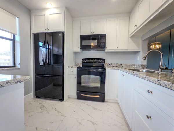 10332 Sunrise Lakes Boulevard, Unit 310, Sunrise, FL 33322