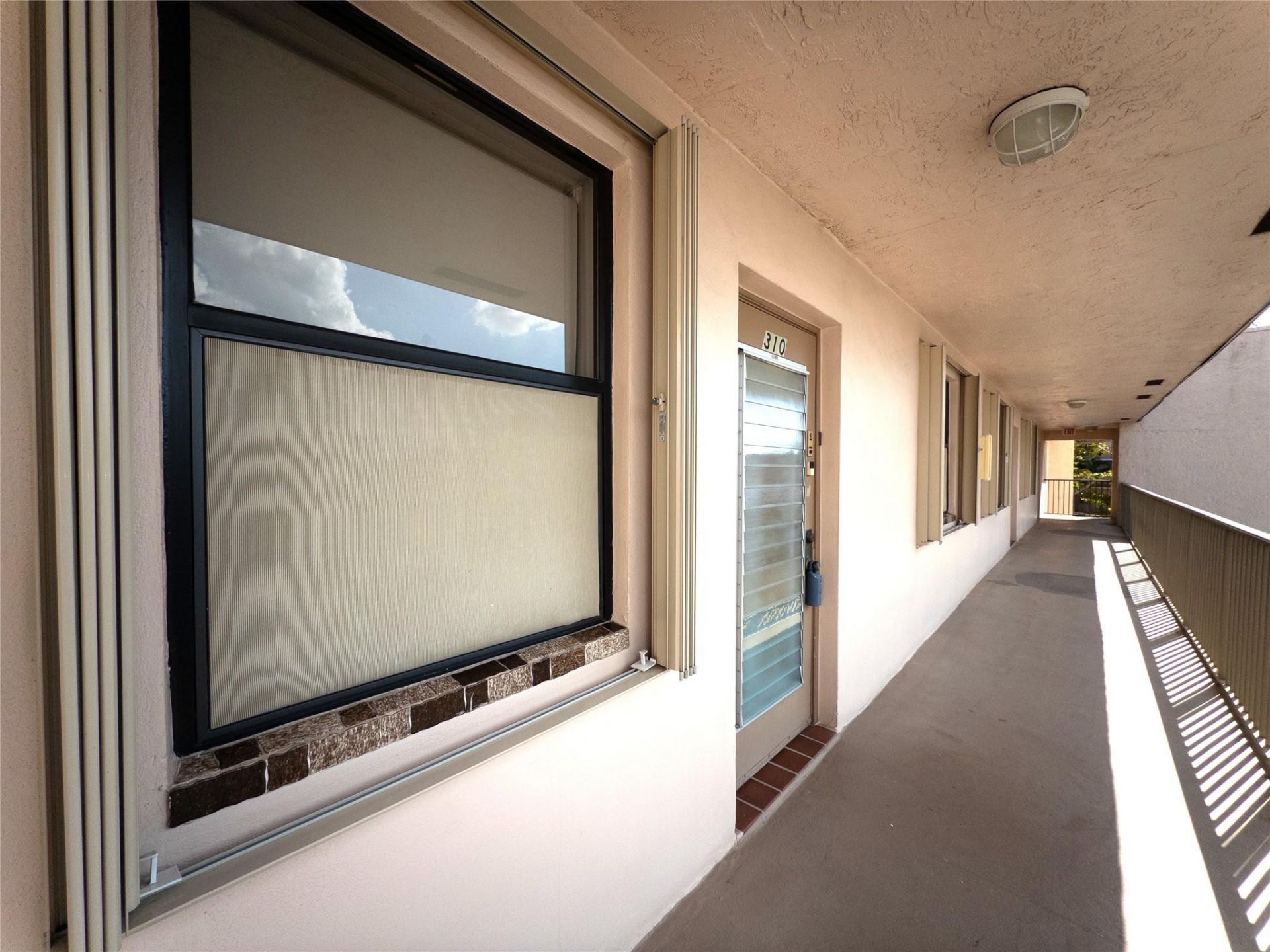 10332 Sunrise Lakes Boulevard, Unit 310, Sunrise, FL 33322 Photo