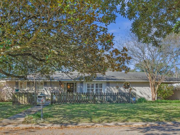 216 Louise Drive, Lafayette, LA 70506