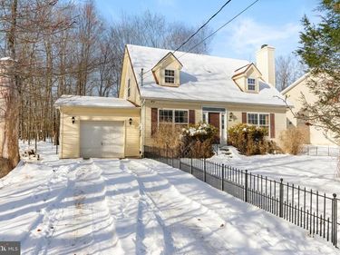 462 COUNTRY PLACE DRIVE , TOBYHANNA, PA 18466