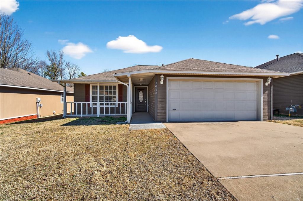 1013 E Street, Rogers, AR 72756 Main Photo