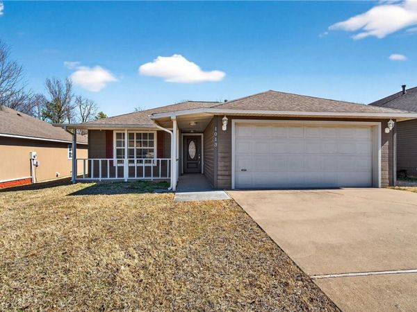 1013 E Street, Rogers, AR 72756
