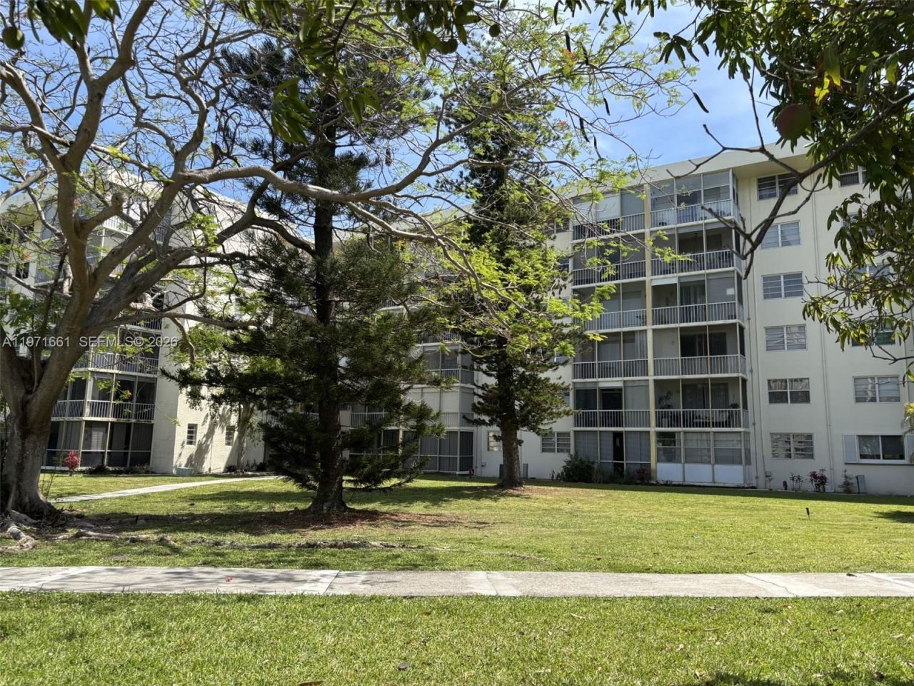 2903 Point East Dr, Unit K207, Aventura, FL 33160 Photo