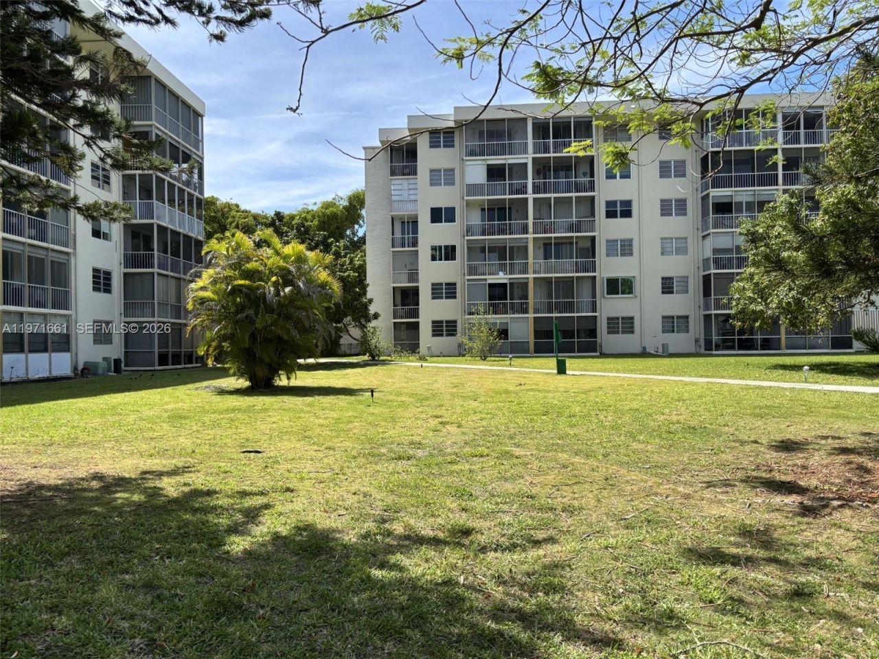 2903 Point East Dr, Unit K207, Aventura, FL 33160 Photo
