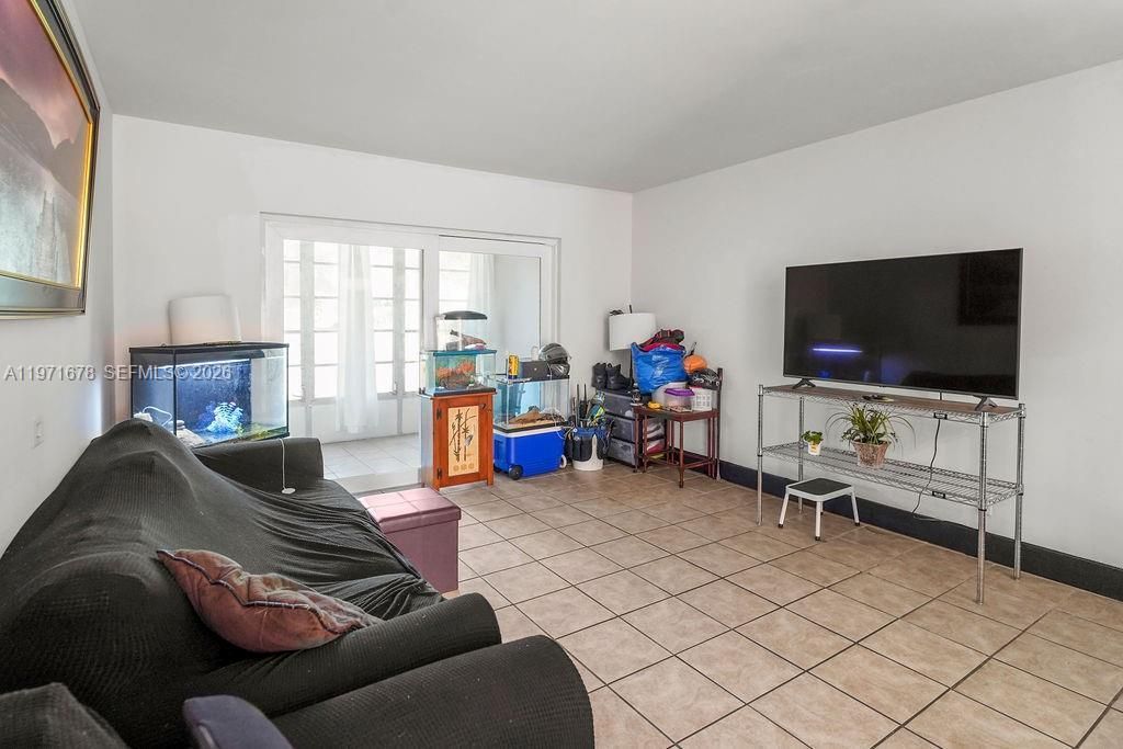 5121 W Oakland Park Blvd , Unit 109, Lauderdale Lakes, FL 33313 Photo