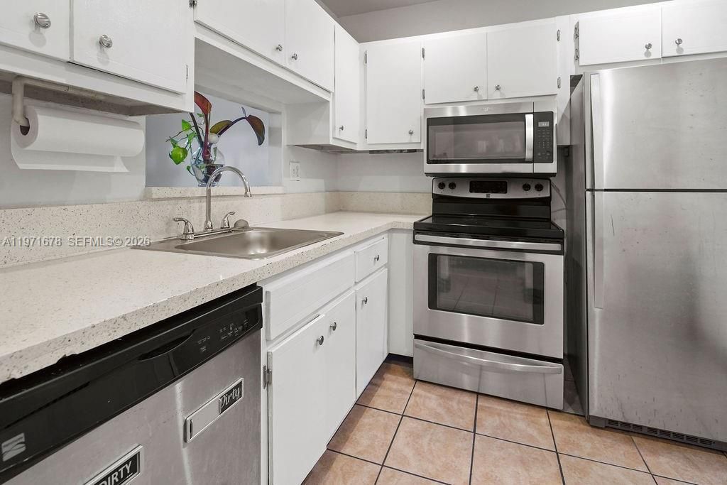 5121 W Oakland Park Blvd , Unit 109, Lauderdale Lakes, FL 33313 Photo