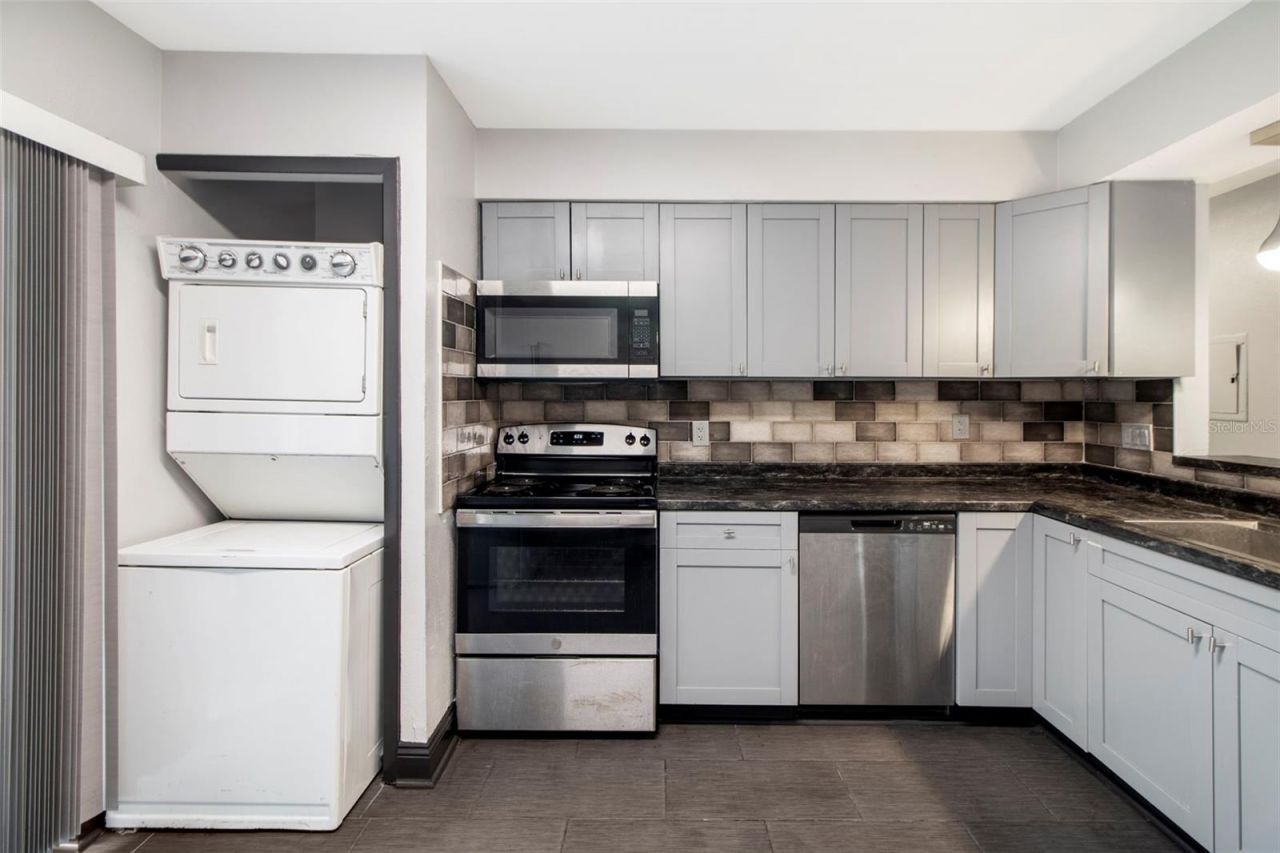 7917 Lakeshore Drive, Tampa, FL 33604 Photo