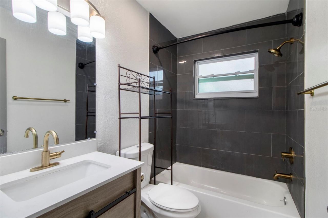 7917 Lakeshore Drive, Tampa, FL 33604 Photo