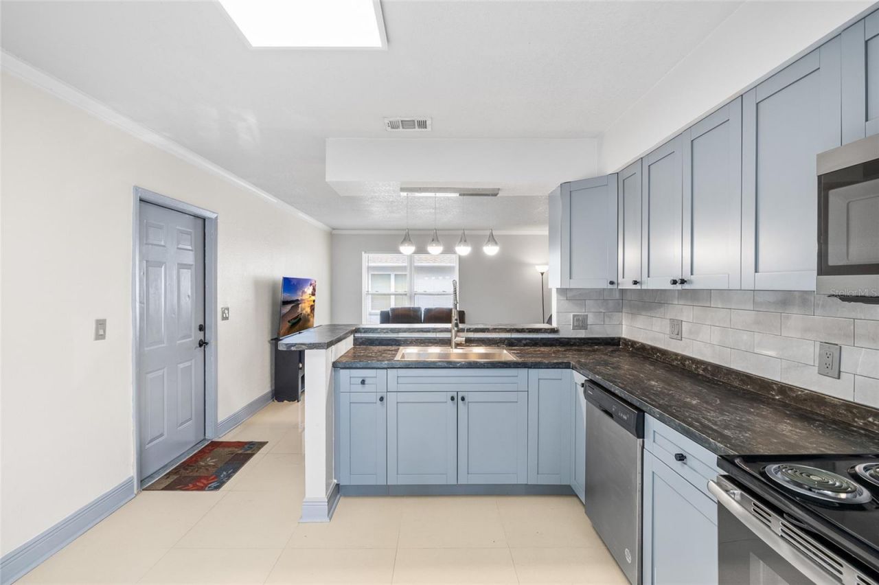 7917 Lakeshore Drive, Tampa, FL 33604 Photo