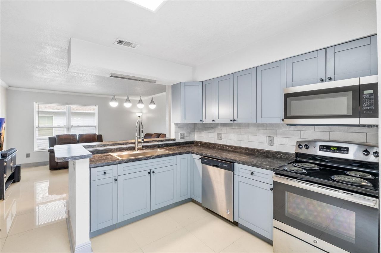 7917 Lakeshore Drive, Tampa, FL 33604 Photo