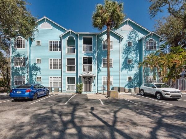 3002 W CLEVELAND STREET, Unit D11, TAMPA, FL 33609