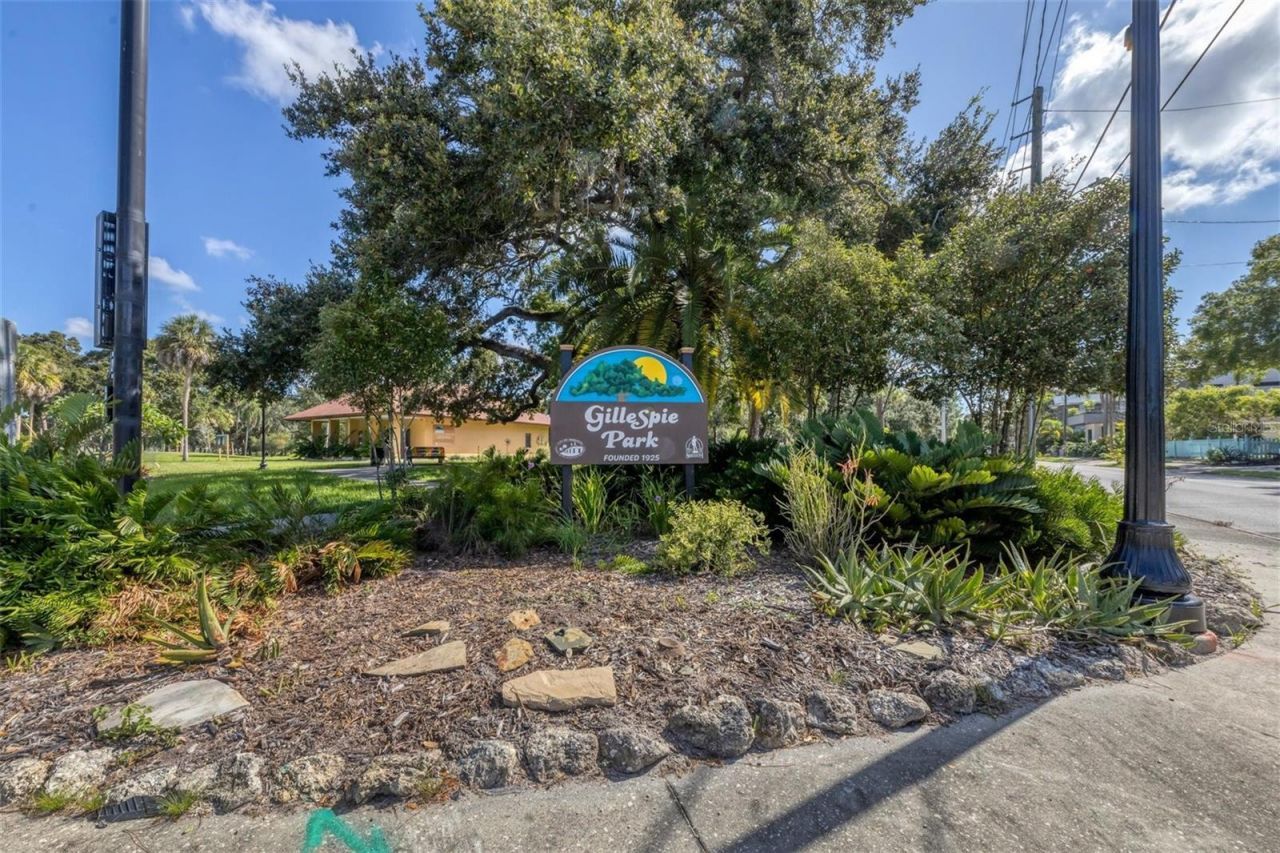 1716 10th Way , Sarasota, FL 34236 Photo