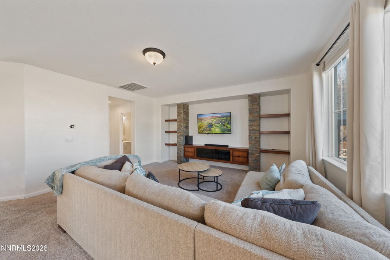 6680 Abbotswood Drive, Sparks, NV 89436 Photo