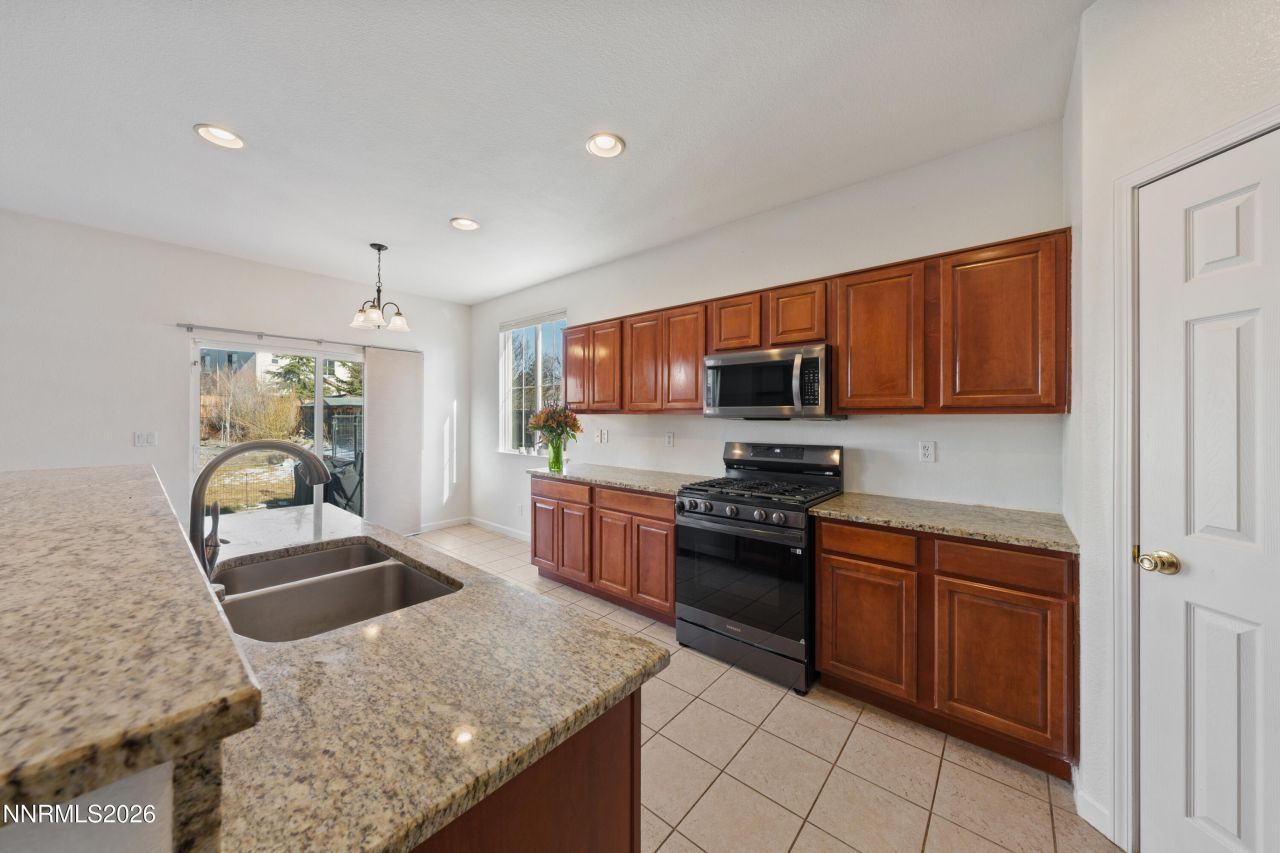 6680 Abbotswood Drive, Sparks, NV 89436 Photo