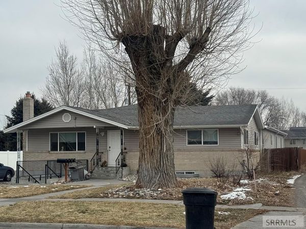 236 N 3rd E, REXBURG, ID 83440