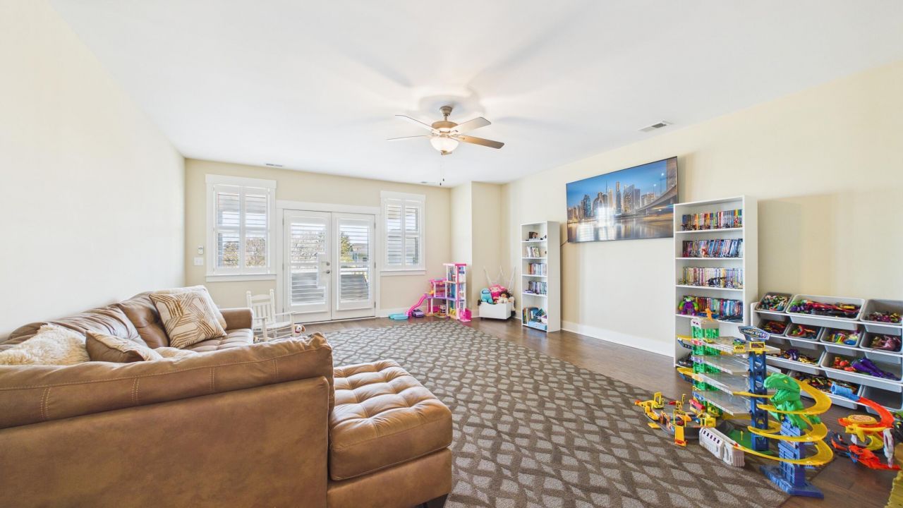 926 Cochran Street Photo 24