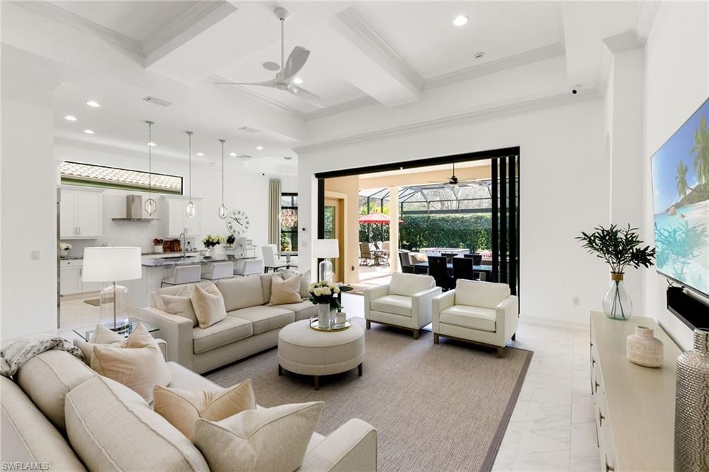 7509 Lantana Cir, Naples, FL 34119 Main Photo