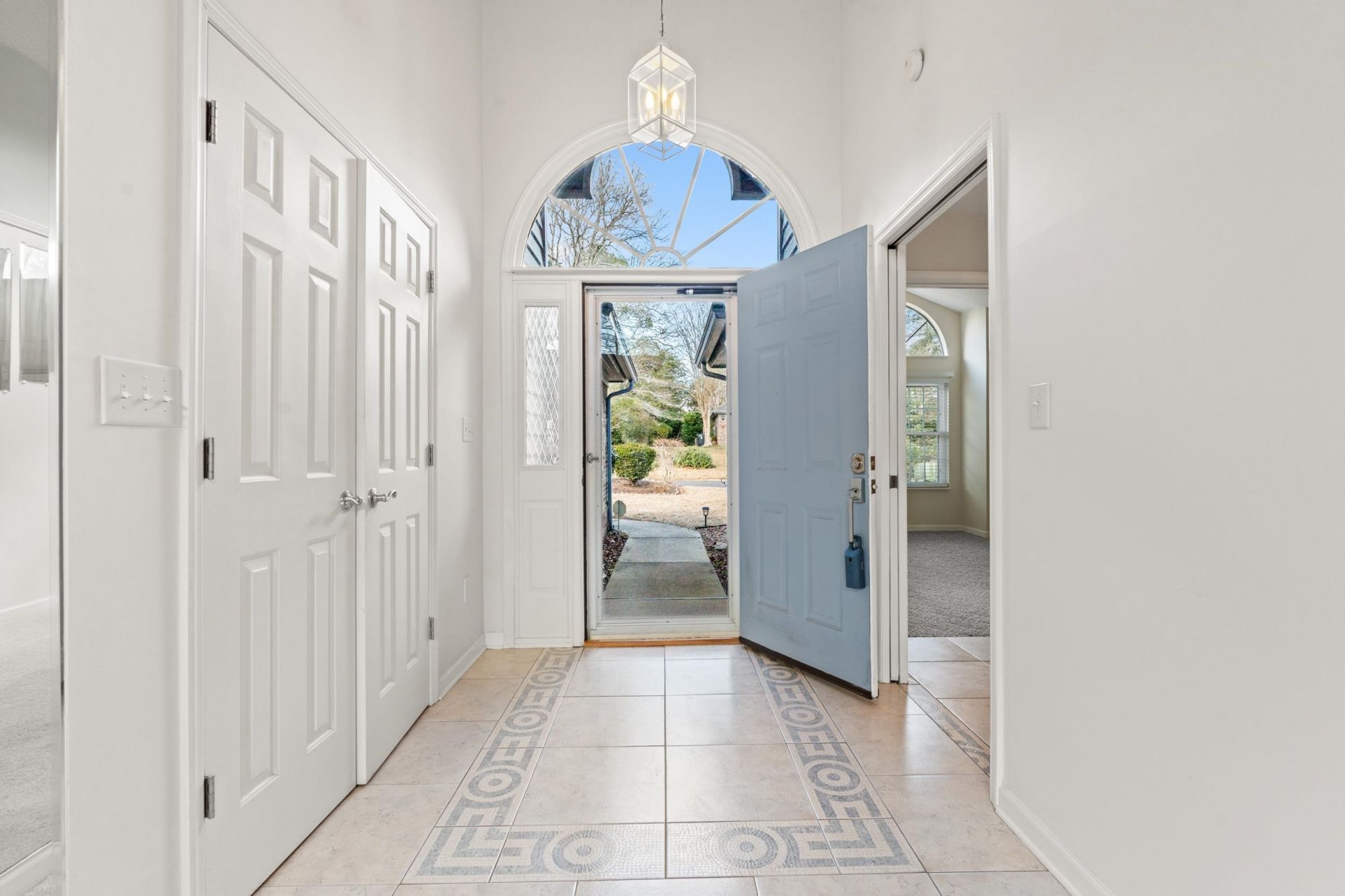 3100 Ashley Ct. Photo 4