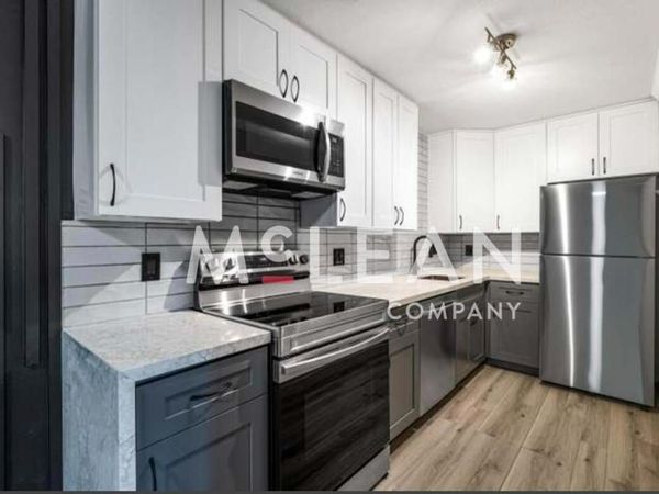 2809 N Los Felices Circle E, Unit 212, Palm Springs, CA 92262