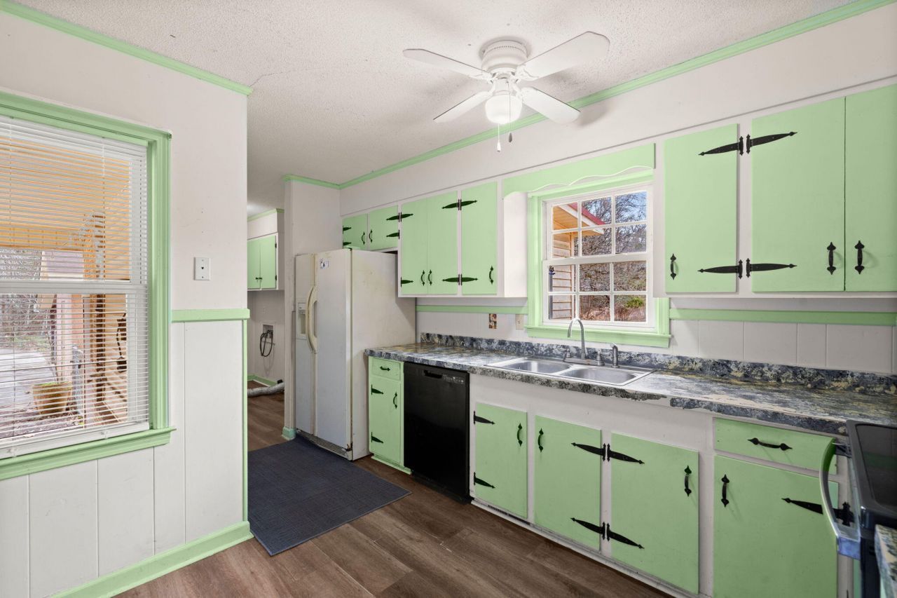 5232 Charleston Highway Photo 11