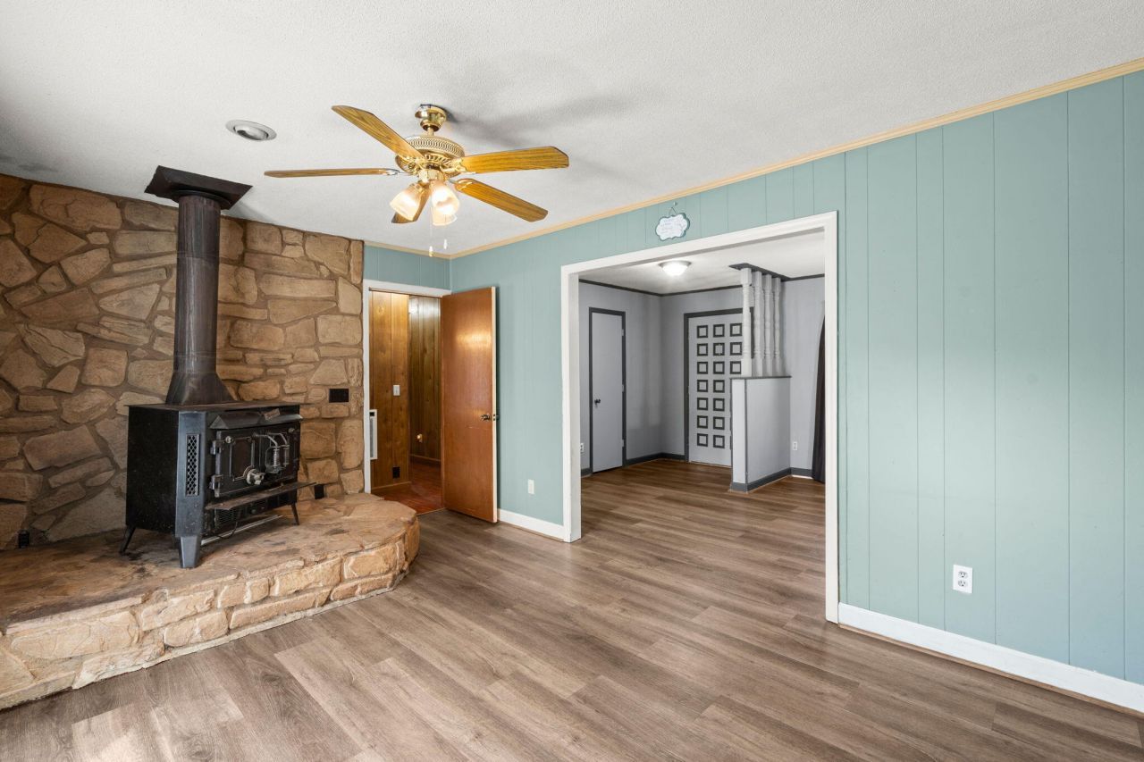 5232 Charleston Highway Photo 8