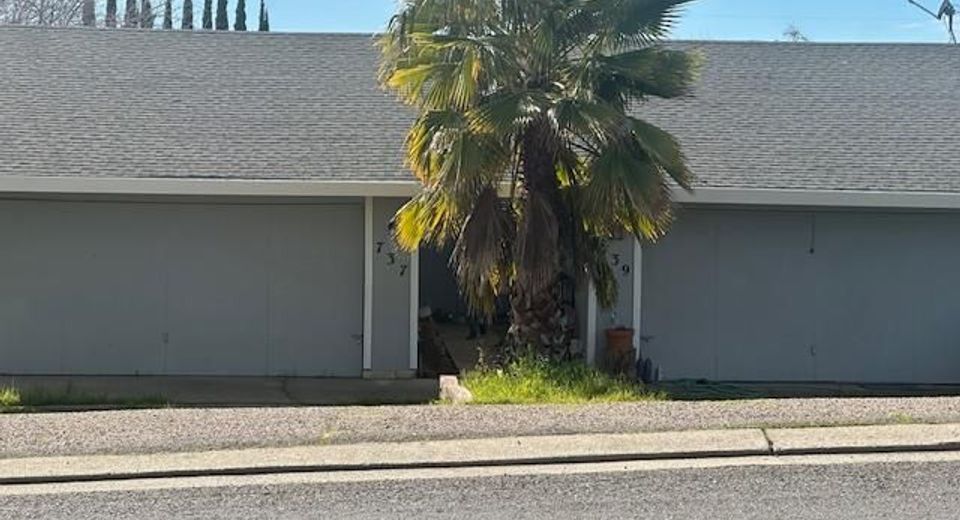 737-739 Preston Ave, Ione, CA 95640 Photo