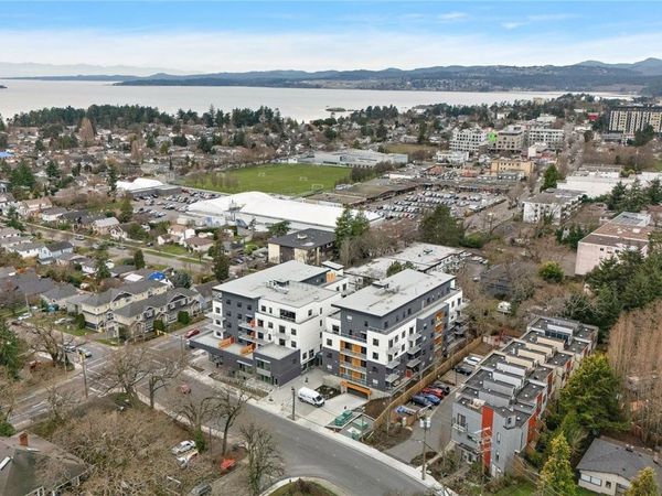 1102 Esquimalt Rd, Unit 203, Esquimalt, BC V9A 0L3