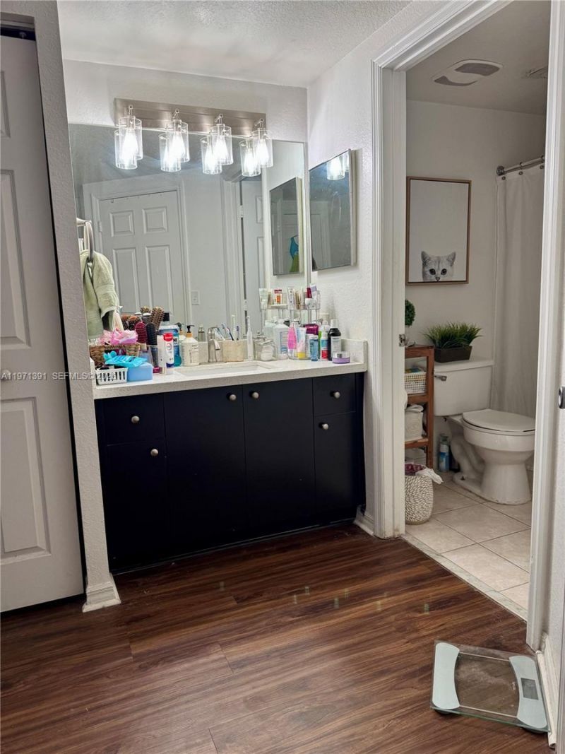 2517 Centergate Dr, Unit 203, Miramar, FL 33025 Photo