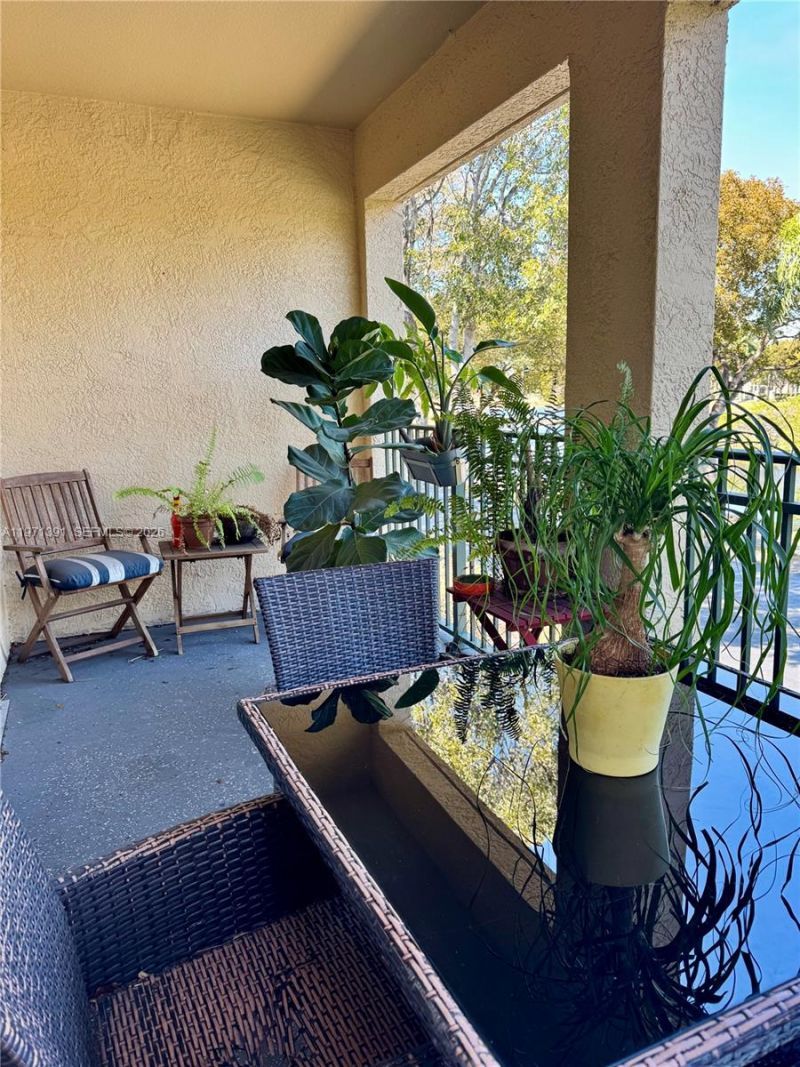 2517 Centergate Dr, Unit 203, Miramar, FL 33025 Photo