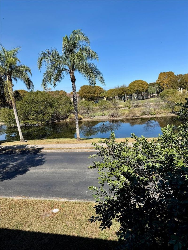 2517 Centergate Dr, Unit 203, Miramar, FL 33025 Photo