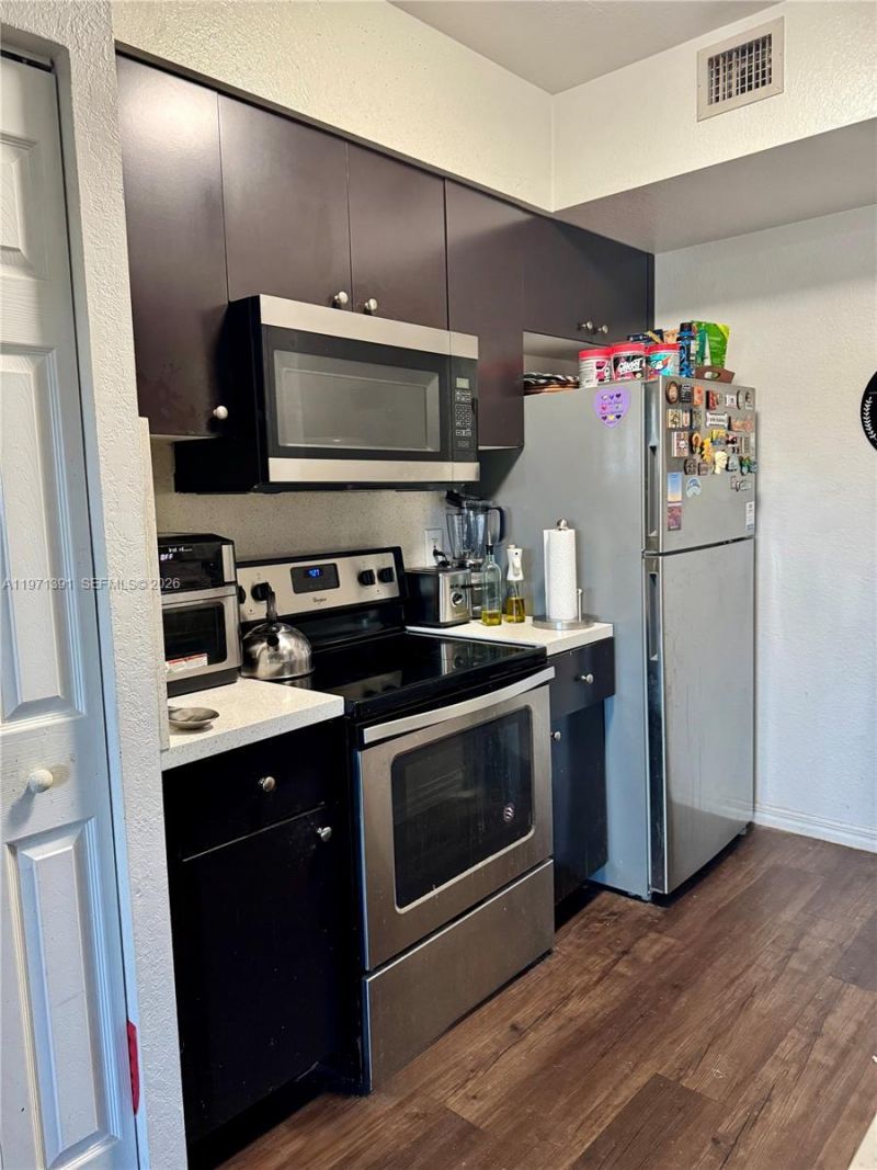 2517 Centergate Dr, Unit 203, Miramar, FL 33025 Photo